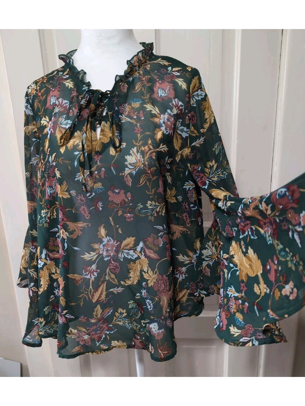 Frye Floral Sheer Blouse Bell Sleeve Artsy Boho Ruffle Elegant Woman's M(1469)C